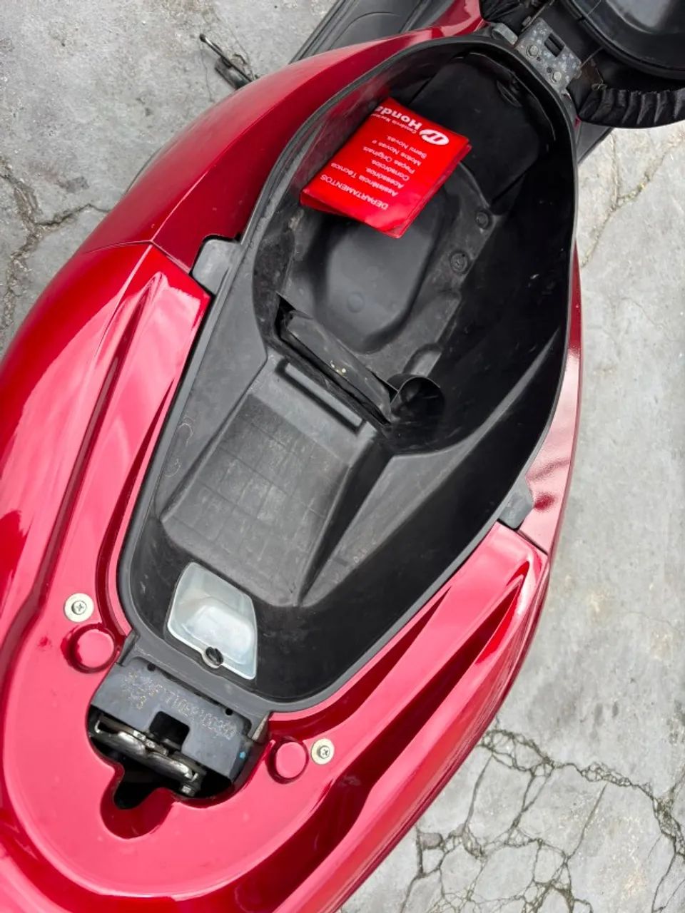 Honda pcx 2014 com apenas 29 mil km  - Foto 2