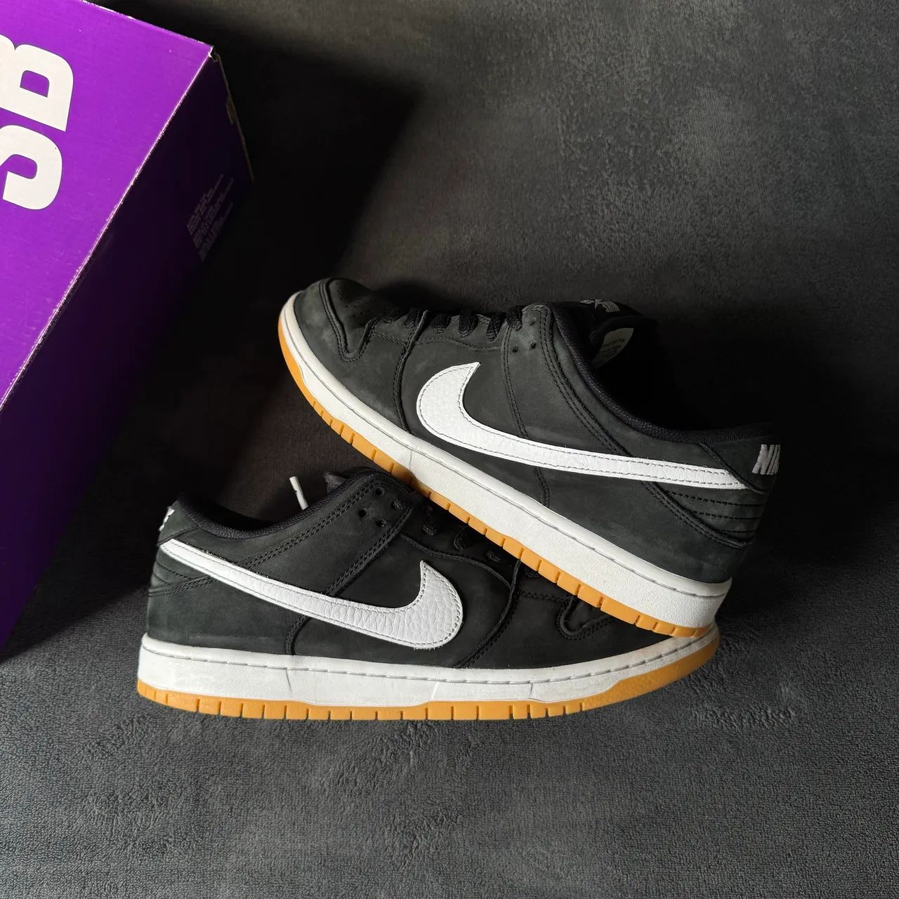 Dunk Low SB ISO Black Gum  - Foto 4