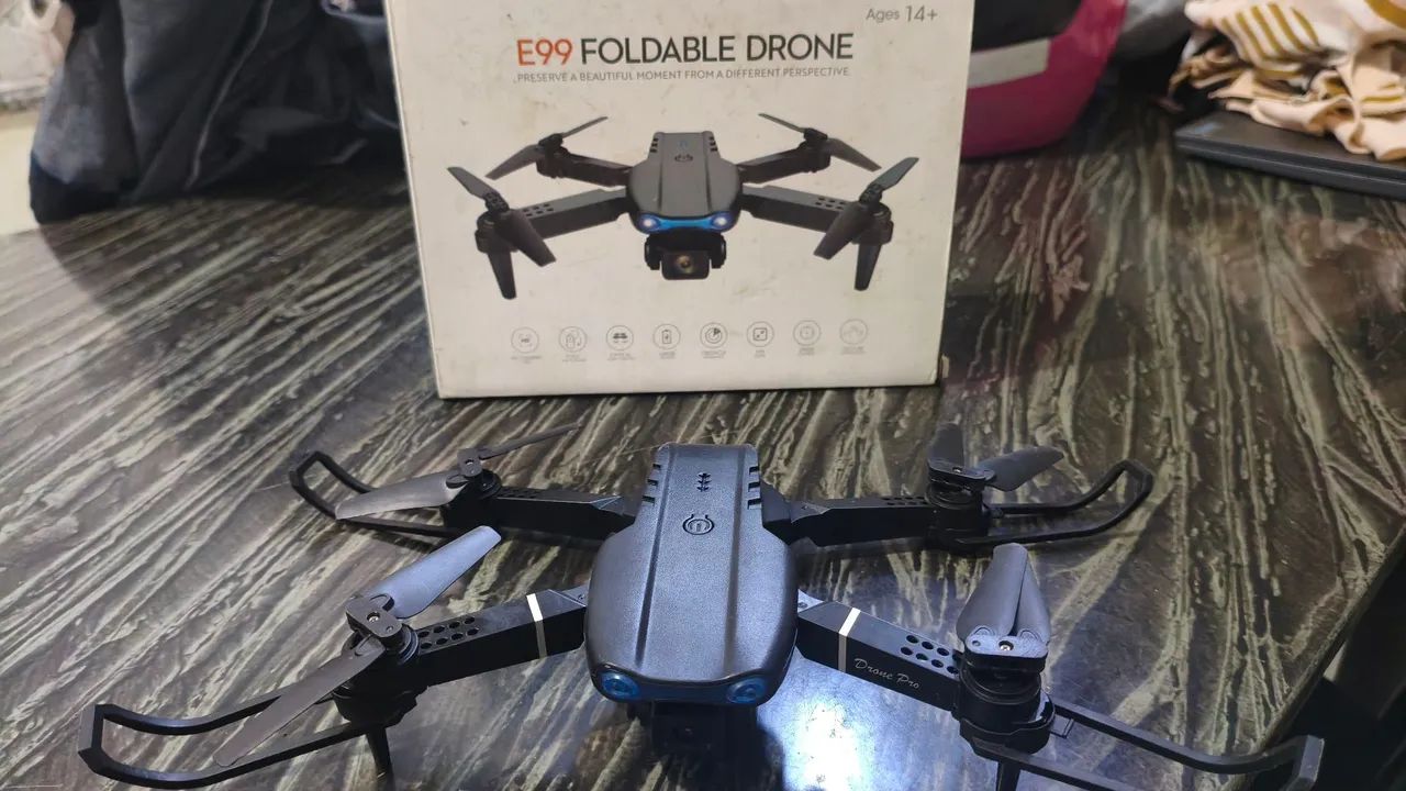 Drone E99 Pro com Câmera - Ótimo Estado + Caixa Original