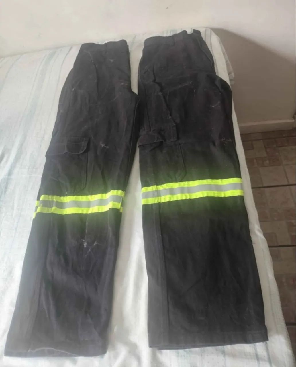 Calça com Fita refletiva 