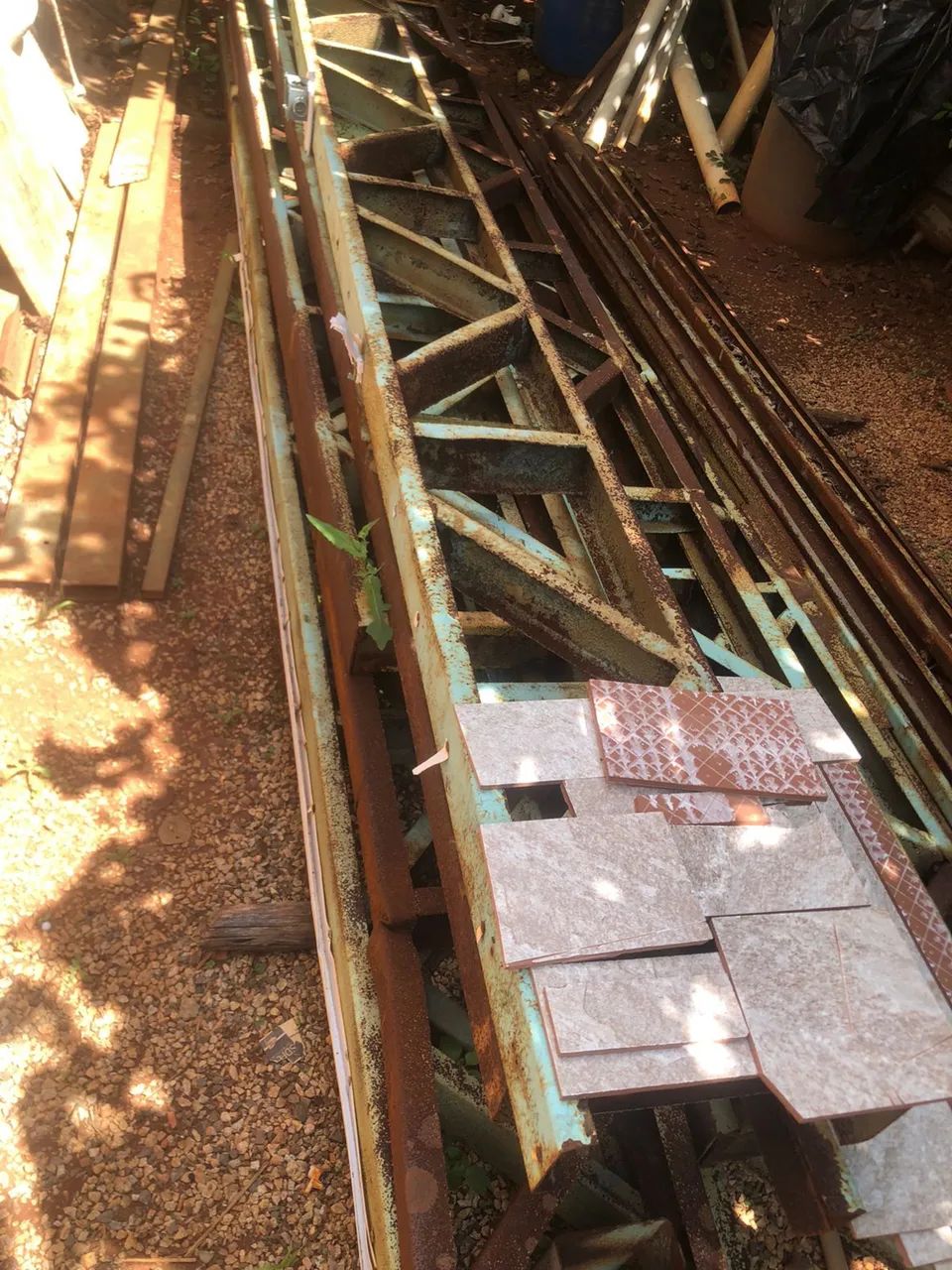 Vendo ferragens barato 