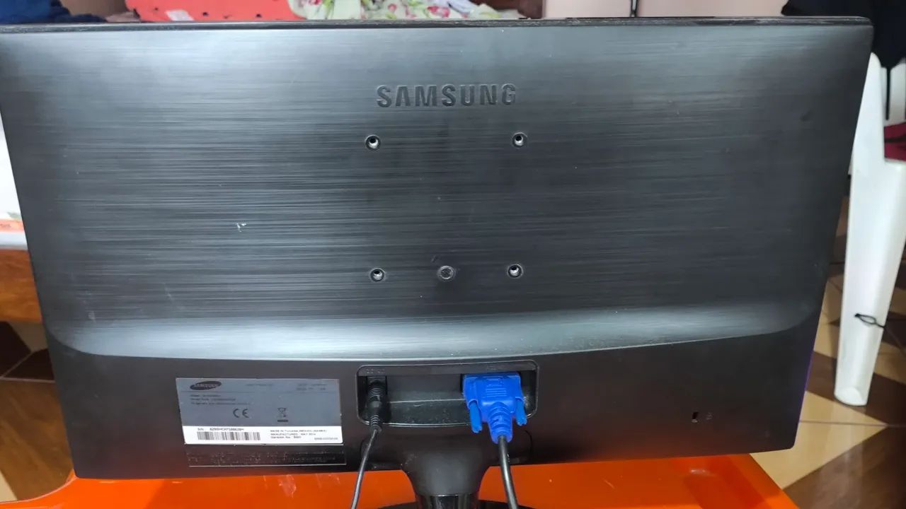 Monitor Samsung S19D300 19' - Foto 3
