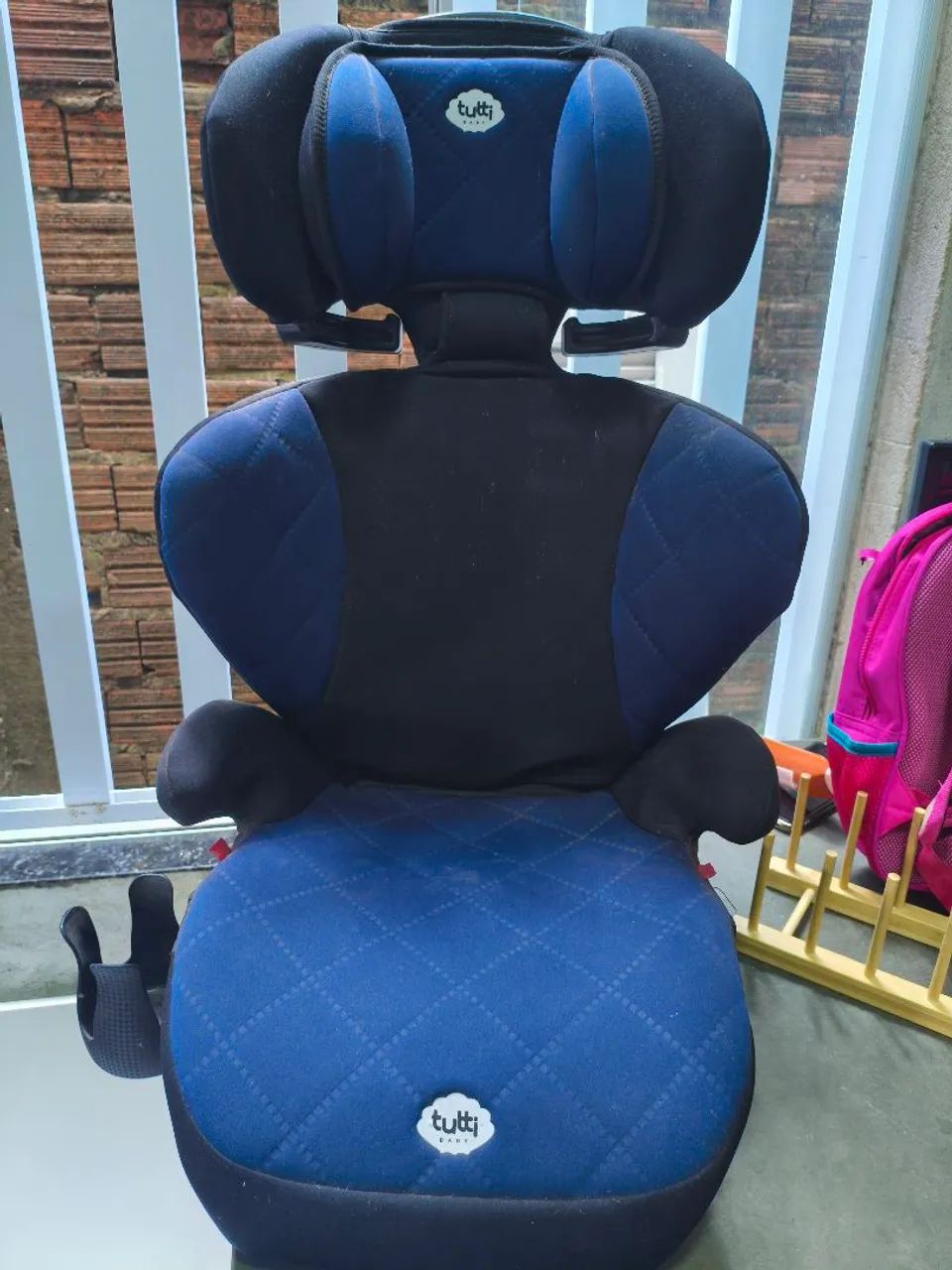 Vendo essa cadeira para carro 
