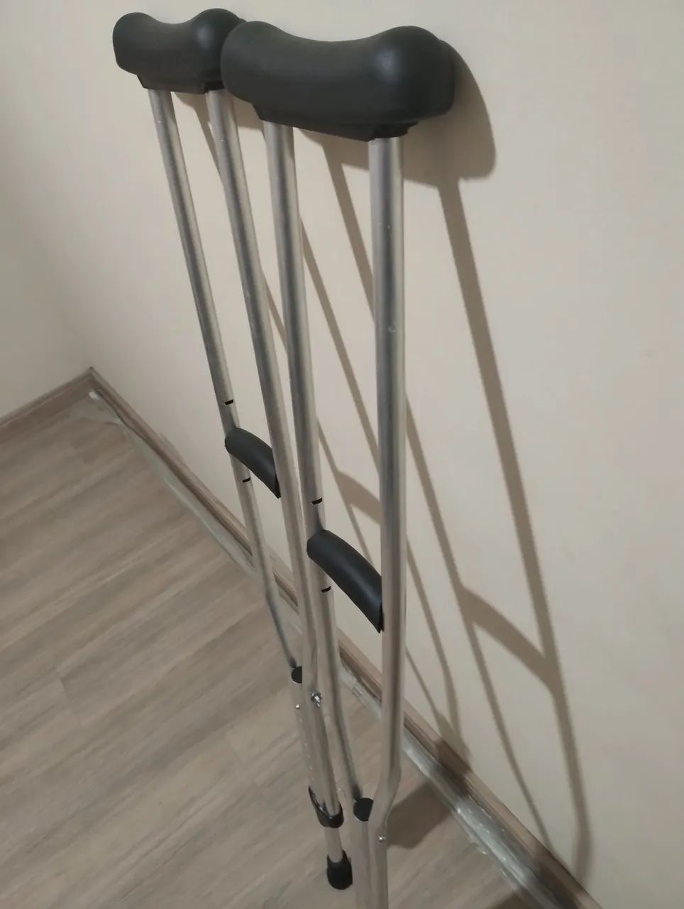 Vende -se par de muletas  axilares  - Foto 5