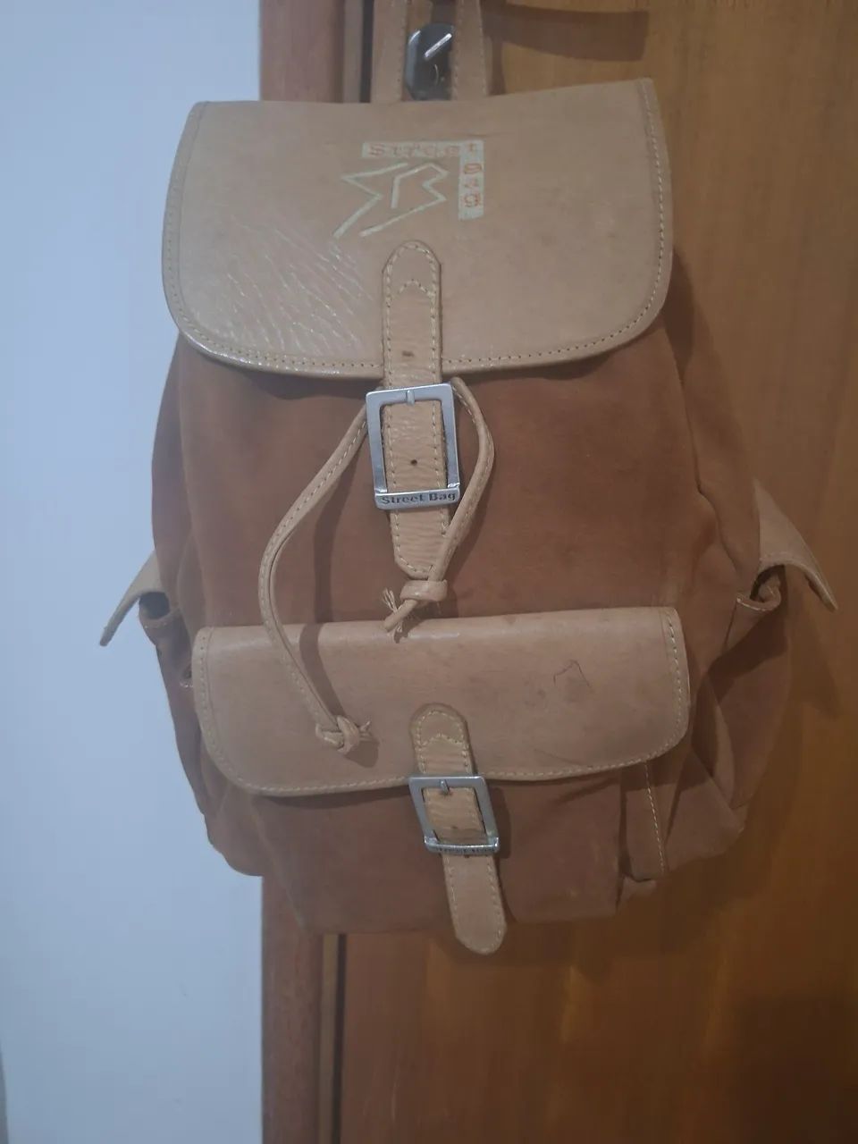 Mochila de couro legítimo