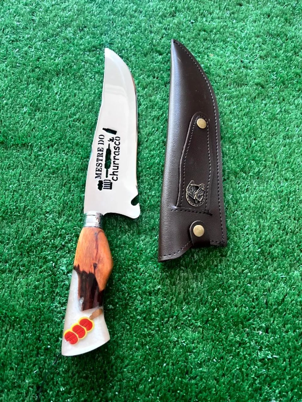 FACA PERSONALIZADA 10 POLEGADAS - MESTRE DO CHURRASCO  Uma faca diferenciada para quem lev