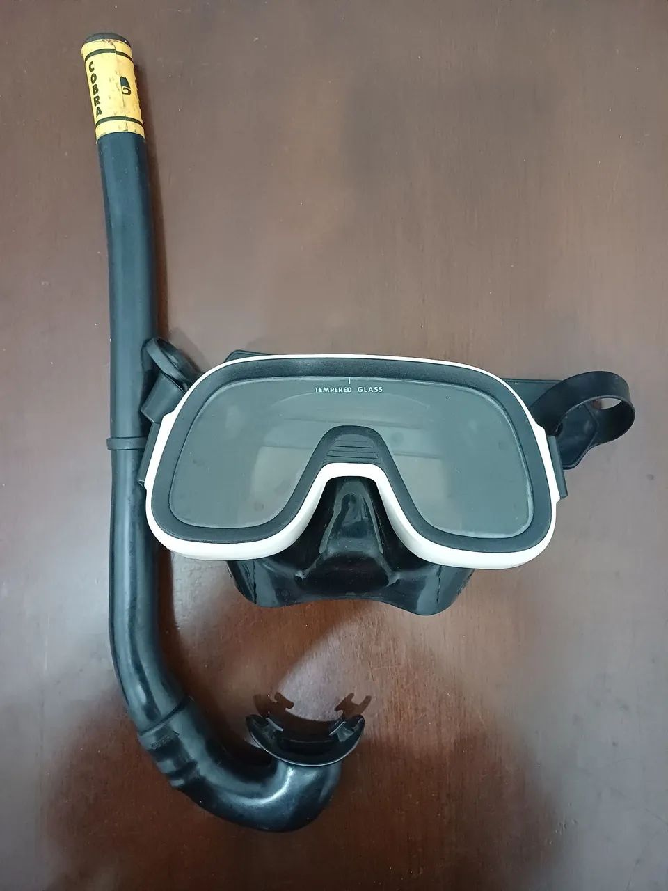 KIT DE MÁSCARA E SNORKEL DA MARCA COBRA..