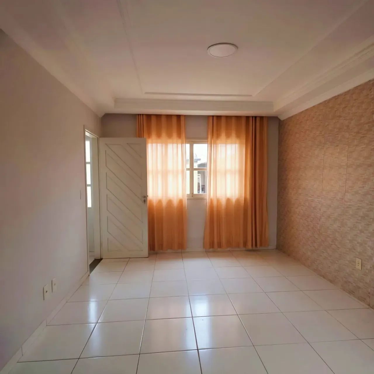 ALUGO CASA COM 3 QUARTOS, NOVA ESPERANÇA. - Foto 4