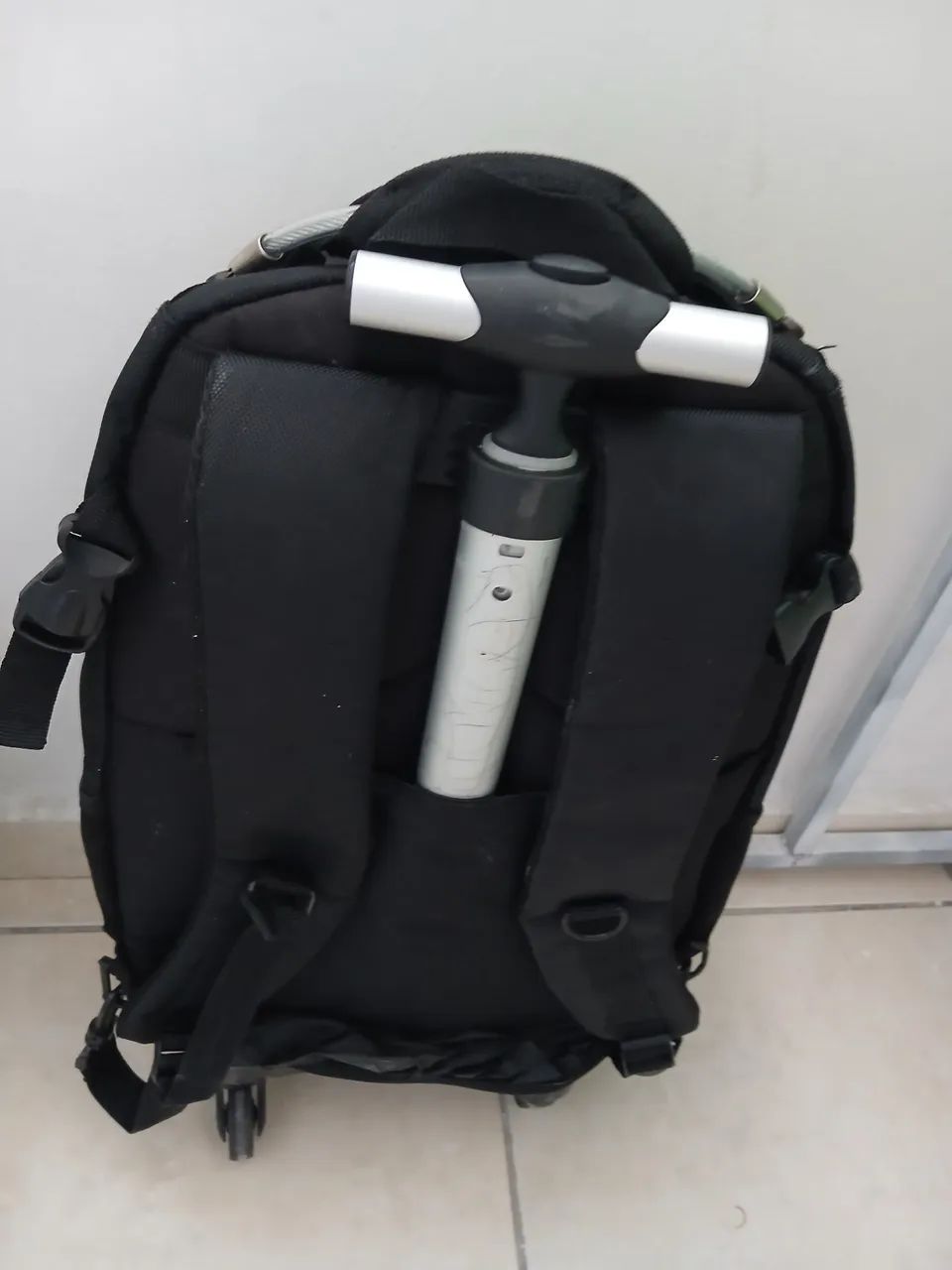 Bolsa escolar com rodinhas - Foto 2
