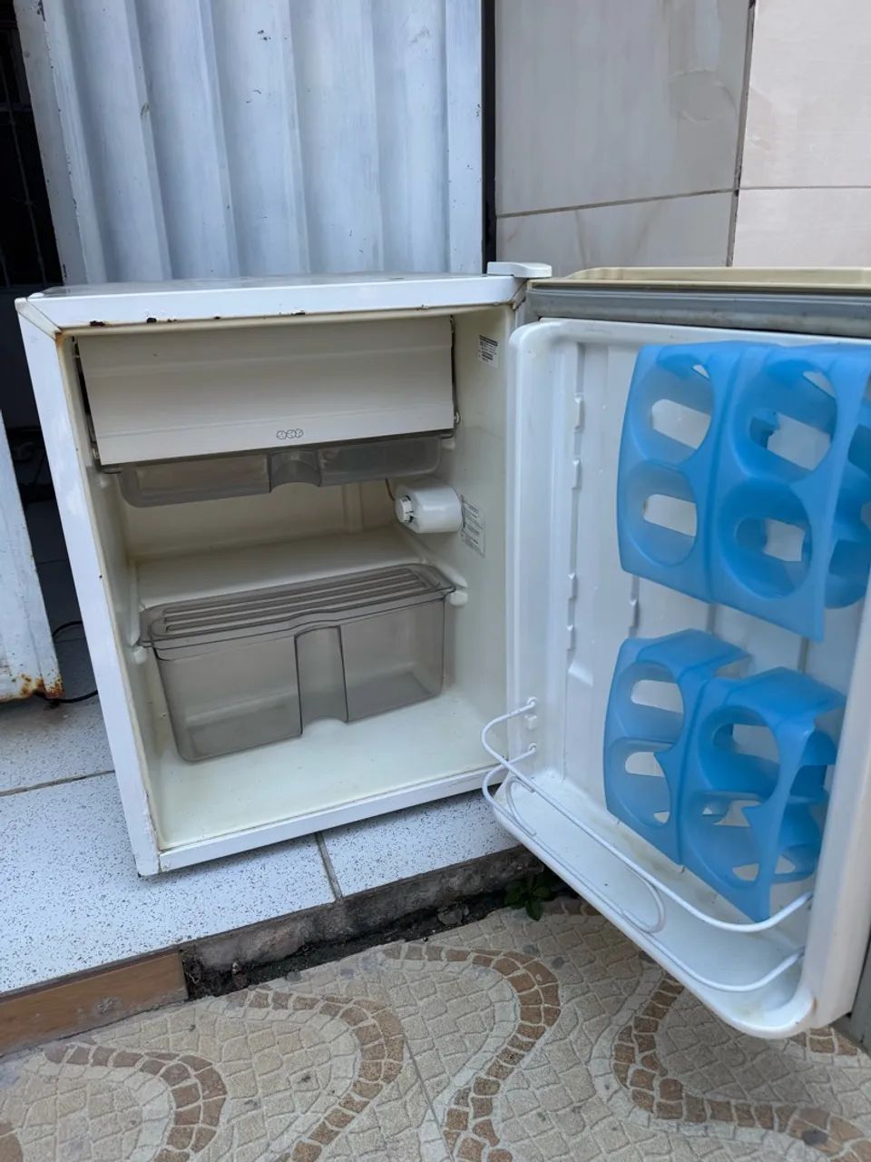 Frigobar compacto 80 Lt  - Foto 3