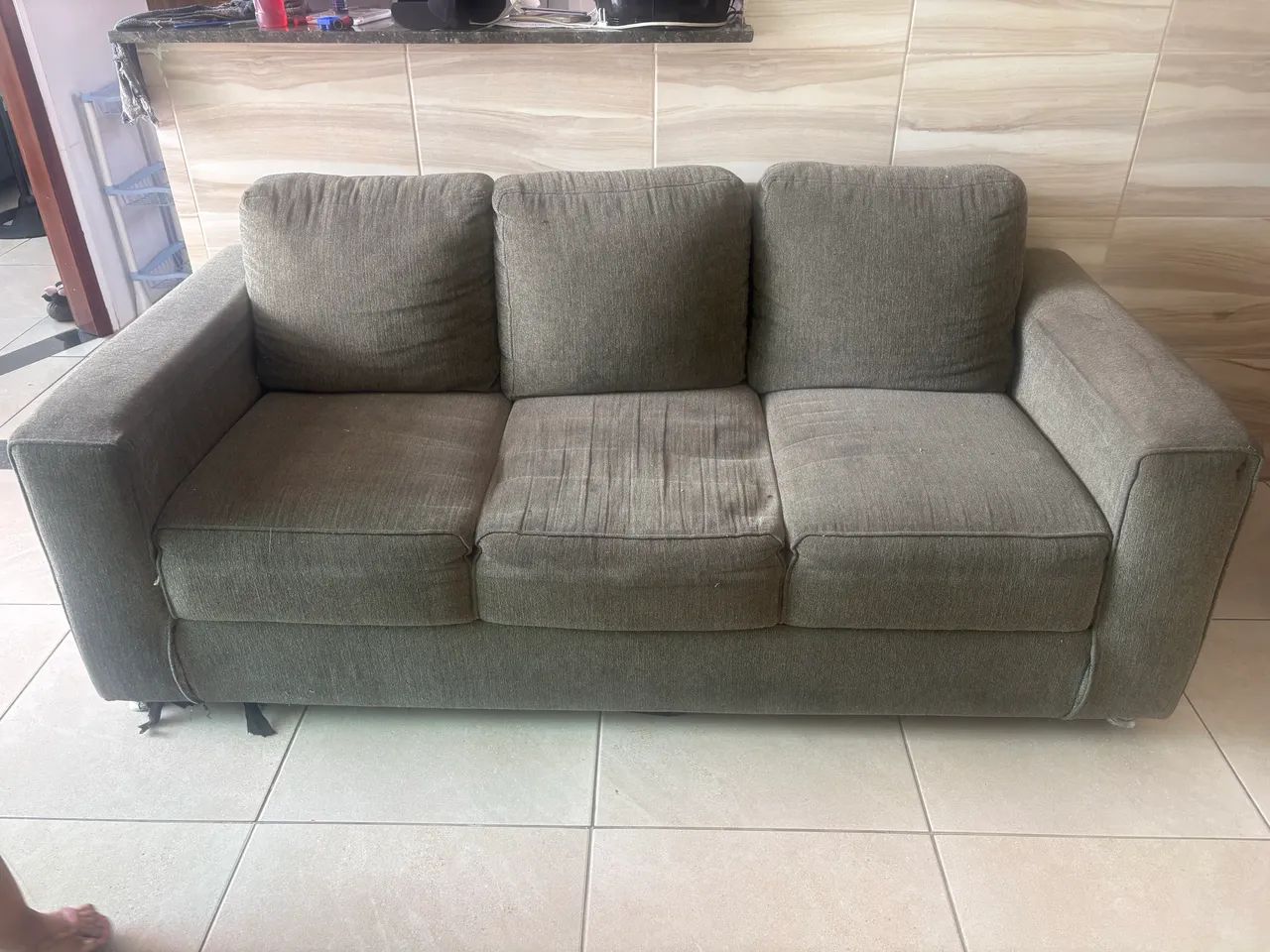 Vendo sofá 3 lugares 