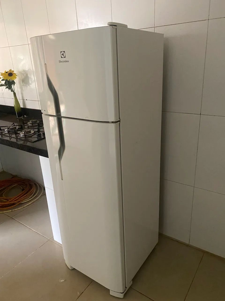 Geladeira duas portas usada 