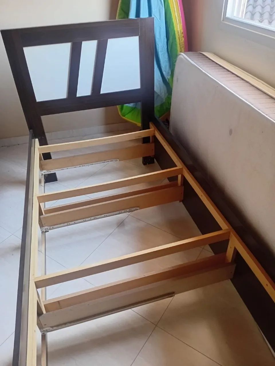 Cama solteiro com gavetas e colchão  - Foto 2