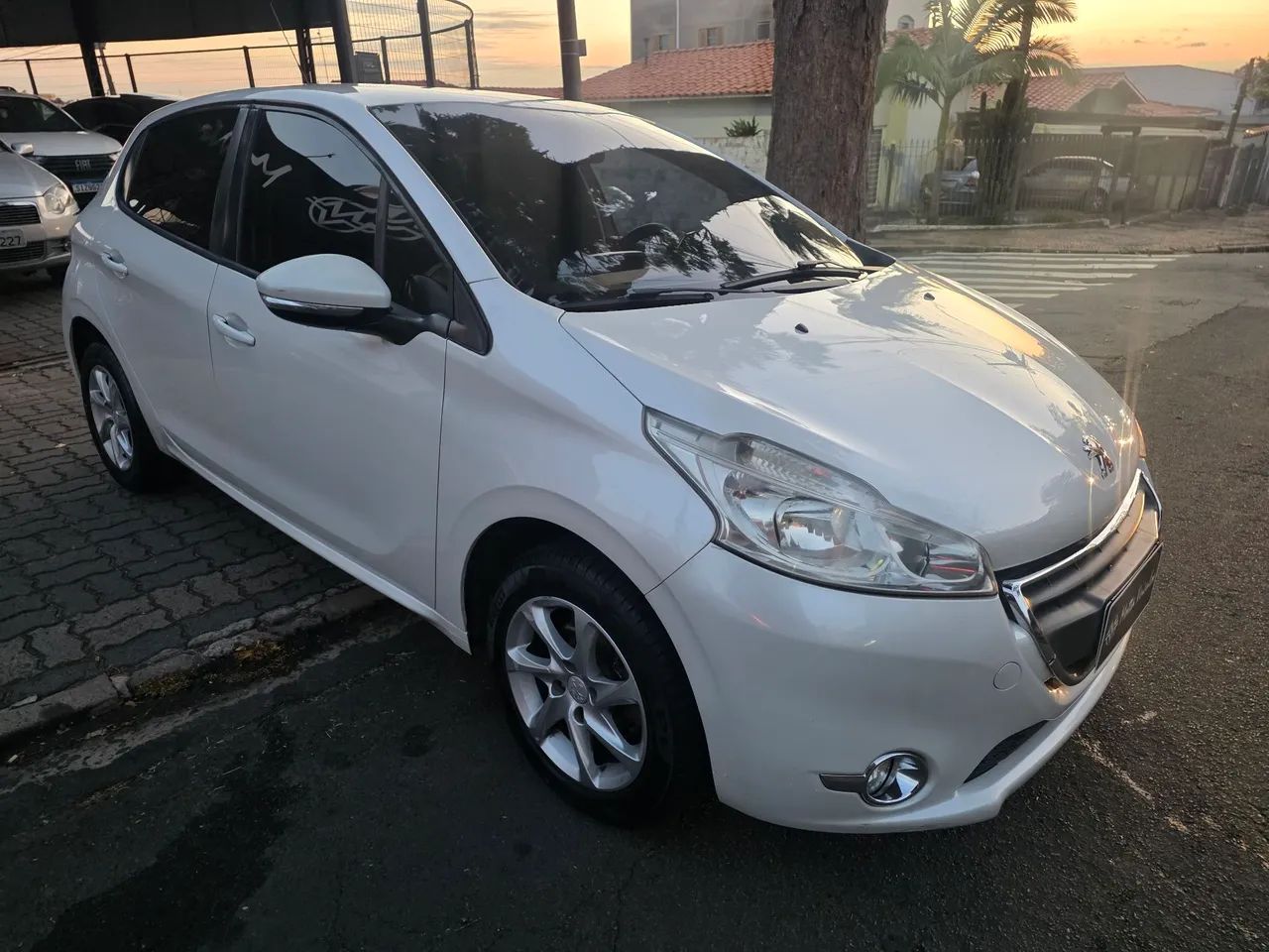 Peugeot 208 Active/active Pack 1.5 Flex 8V 5P 2015 - Foto 3