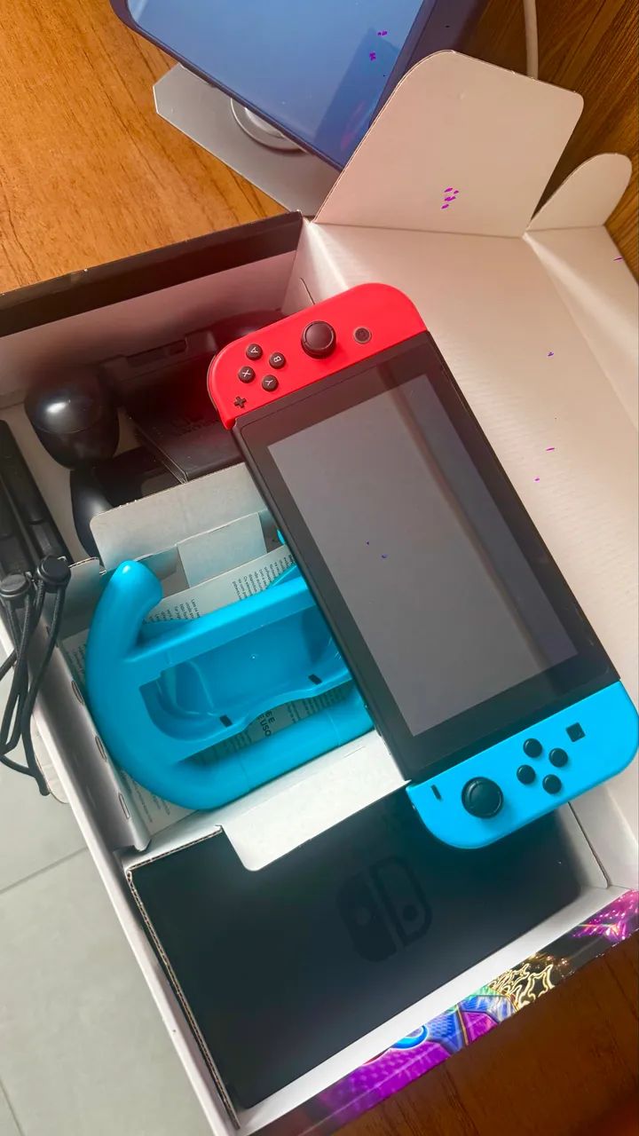 NINTENDO SWITCH - MUITO NOVONA C/CAIXA - Consoles de Vídeo Game