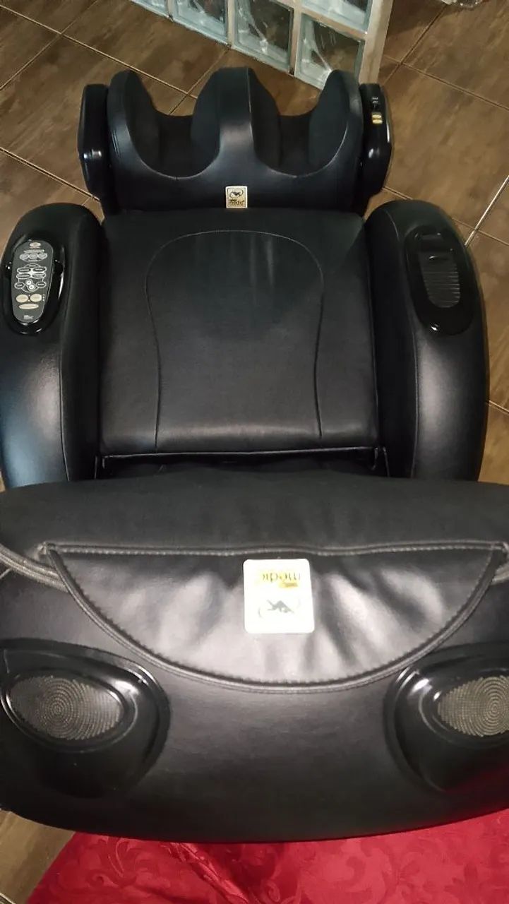 Poltrona Massageadora Vip Relaxmedic Couro 220 V ( Para Pessoas Exigentes)