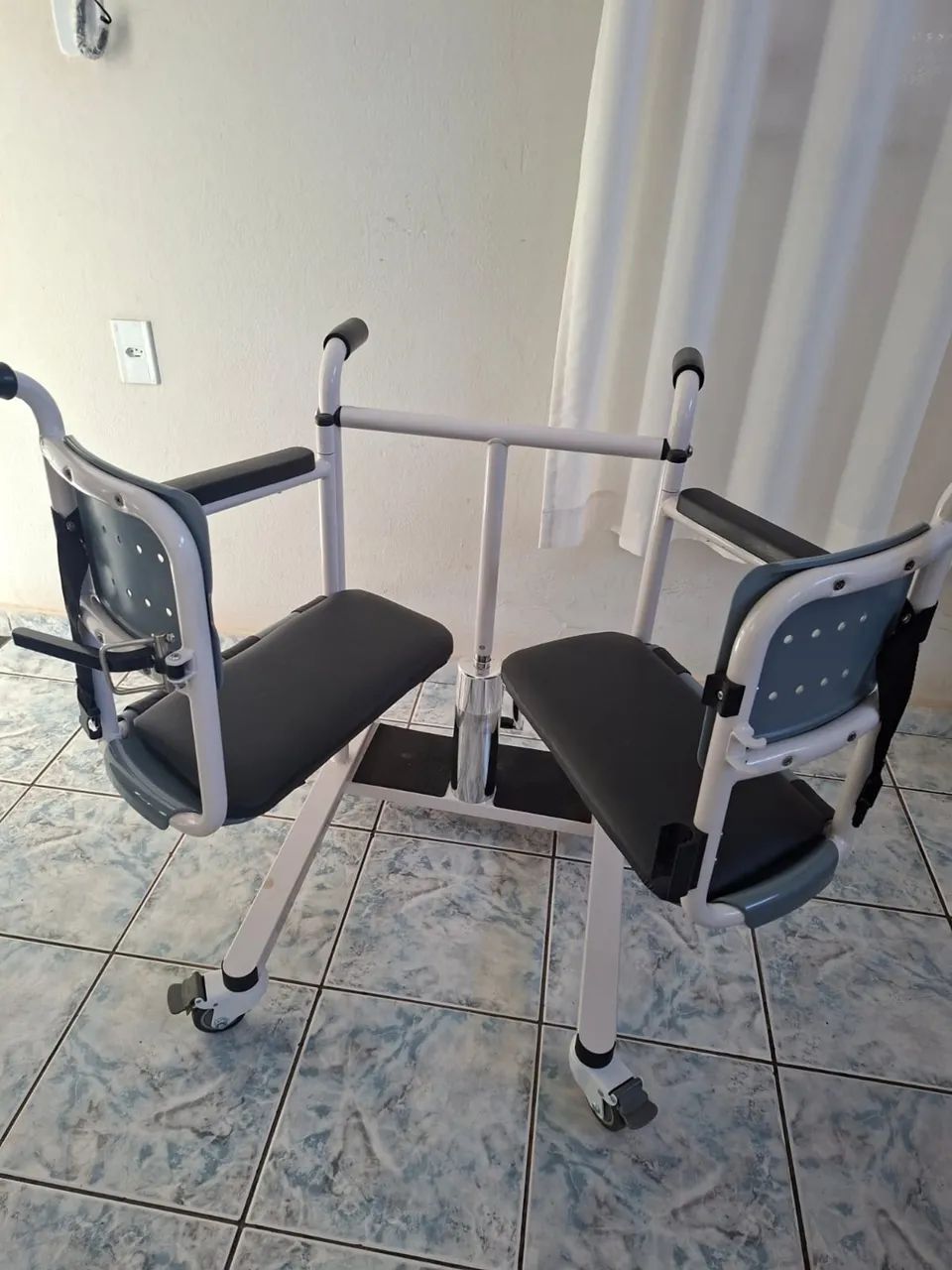 Vende-se cadeira de transferência  - Foto 2