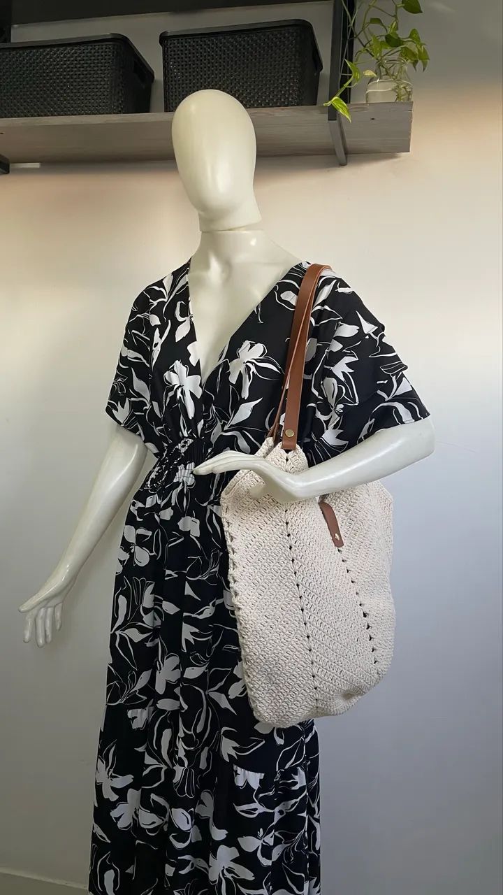 Bolsa de ombro branca feita de crochê com alça de couro sintético nova - Foto 4