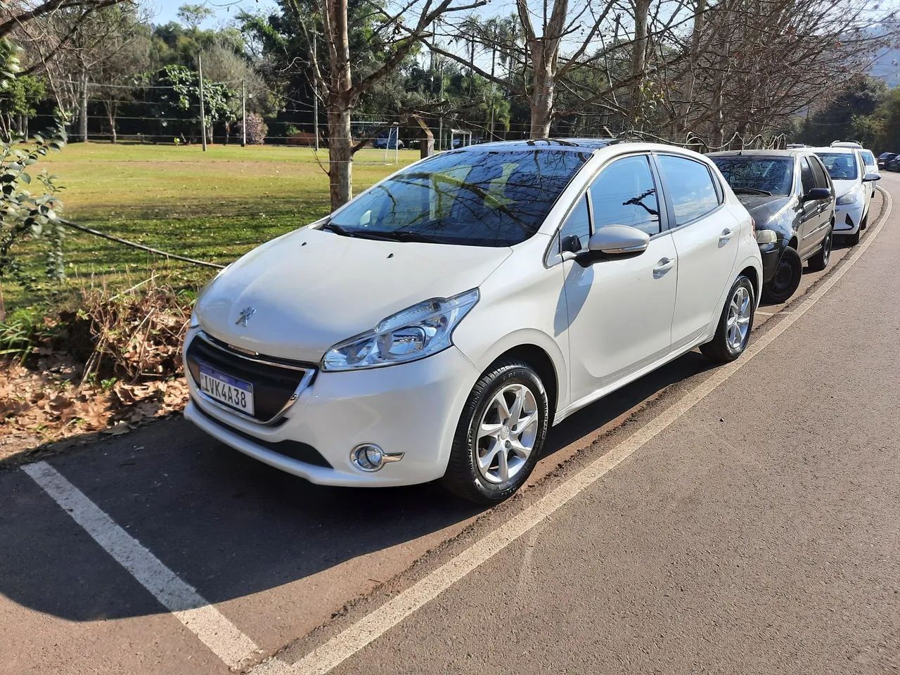 Peugeot 208 ALLURE 1.5 8V FLEX 2014