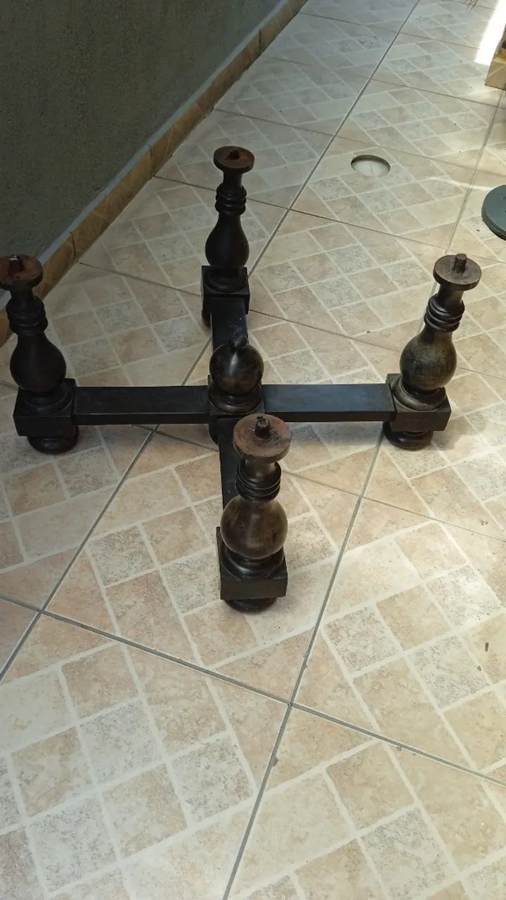 Pé de mesa madeira 