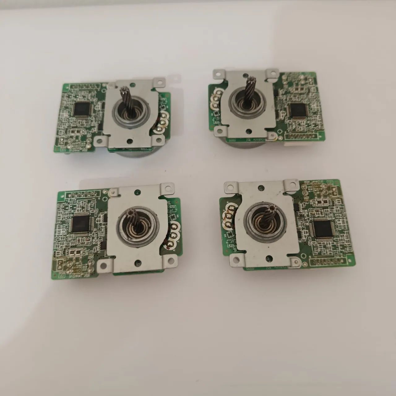 Motor Kyocera 302KY9400 peça original impressora - Foto 3