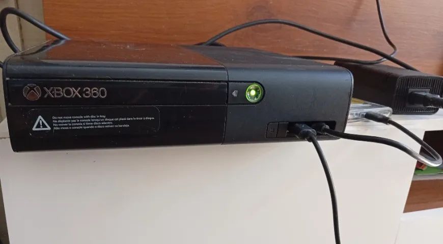 Xbox 360 com 30 jogos