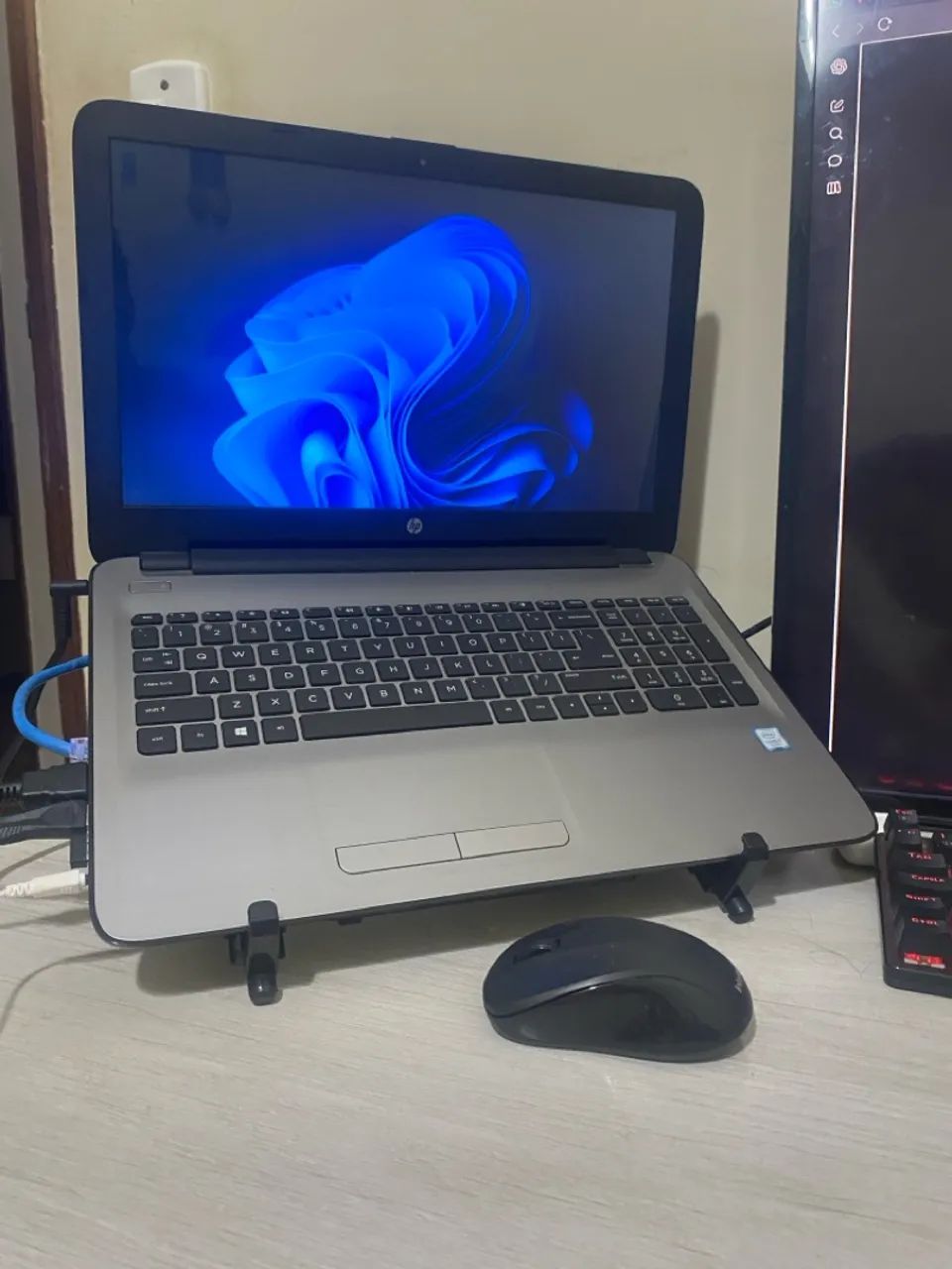 HP Notebook 15-ay163nr