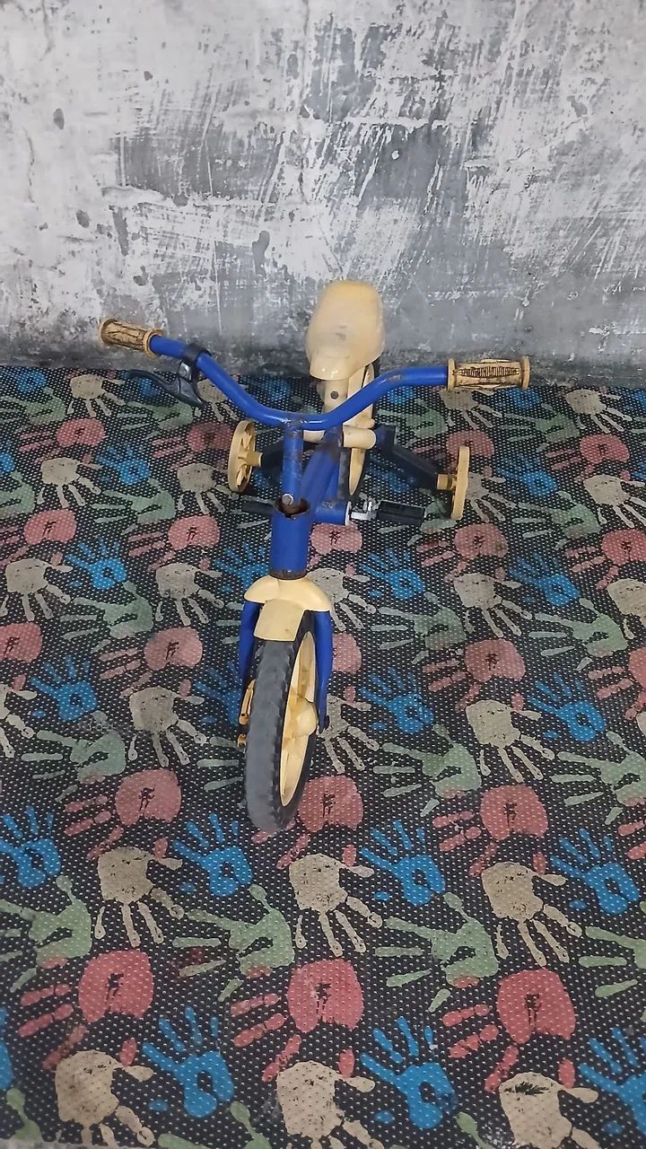 Bicicleta infantil Aro 12 precisando de reforma - Foto 2