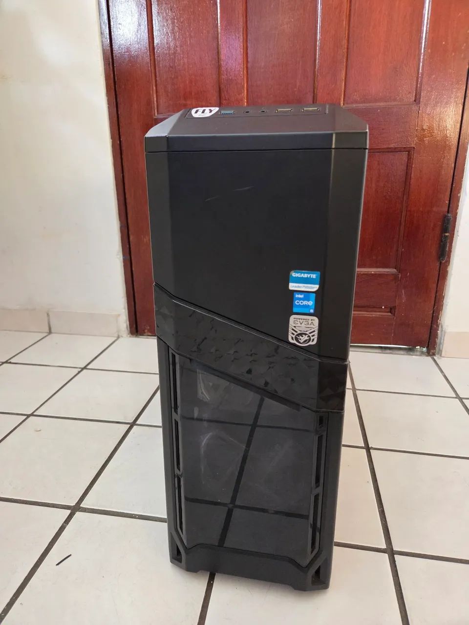 Gabinete Mid Tower - Vidro Temperado - Azza