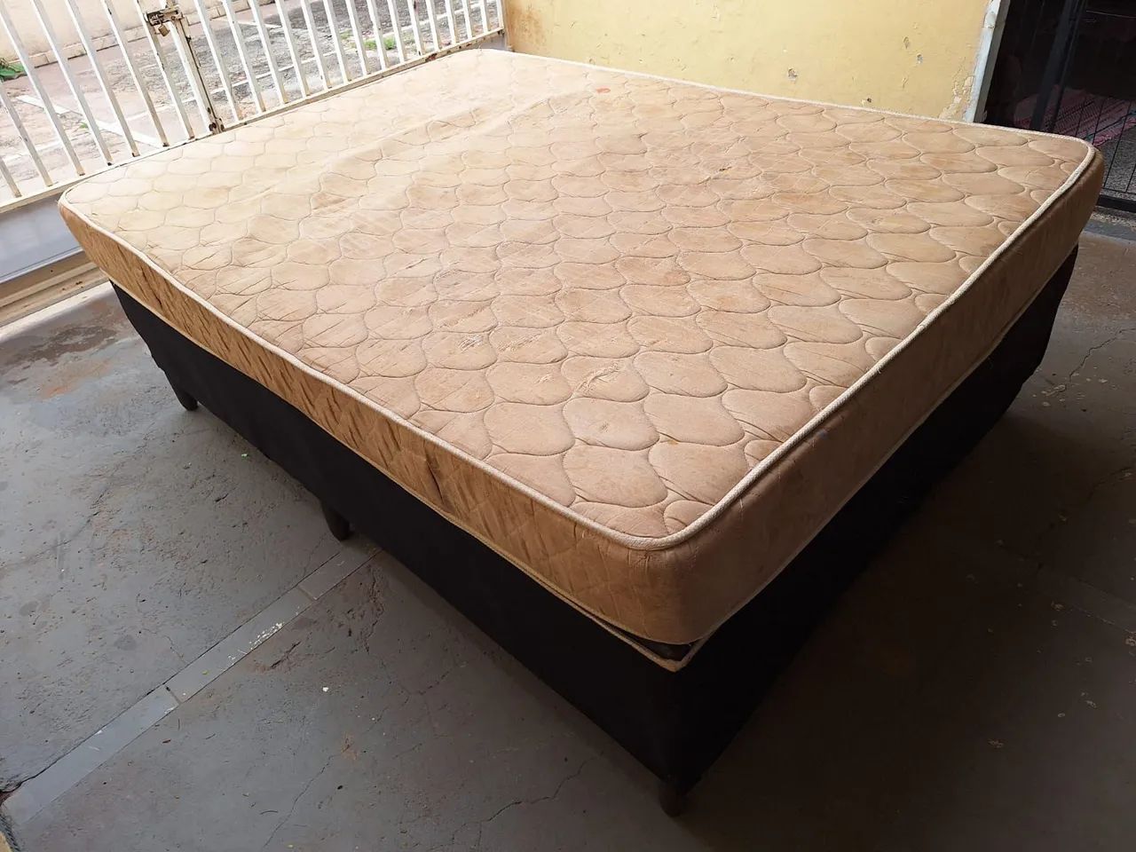 Cama box de casal com colchão  de espuma  - Foto 2