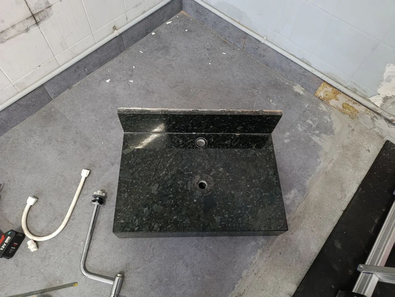 Pia de mármore , com cuba e torneira  - Foto 3