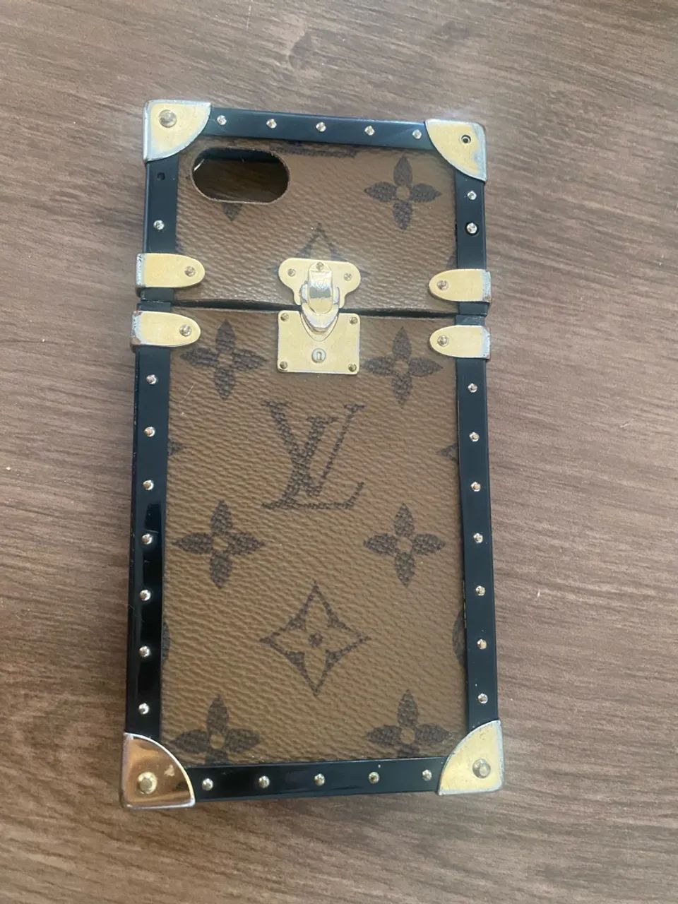 Capa p iPhone SE Louis Vuitton original 