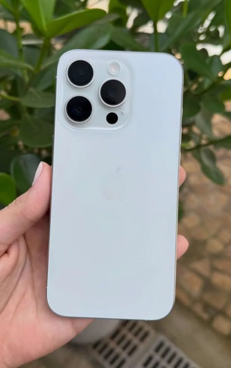 iPhone 15 pro Branco 128 GB 6 meses de garantia 