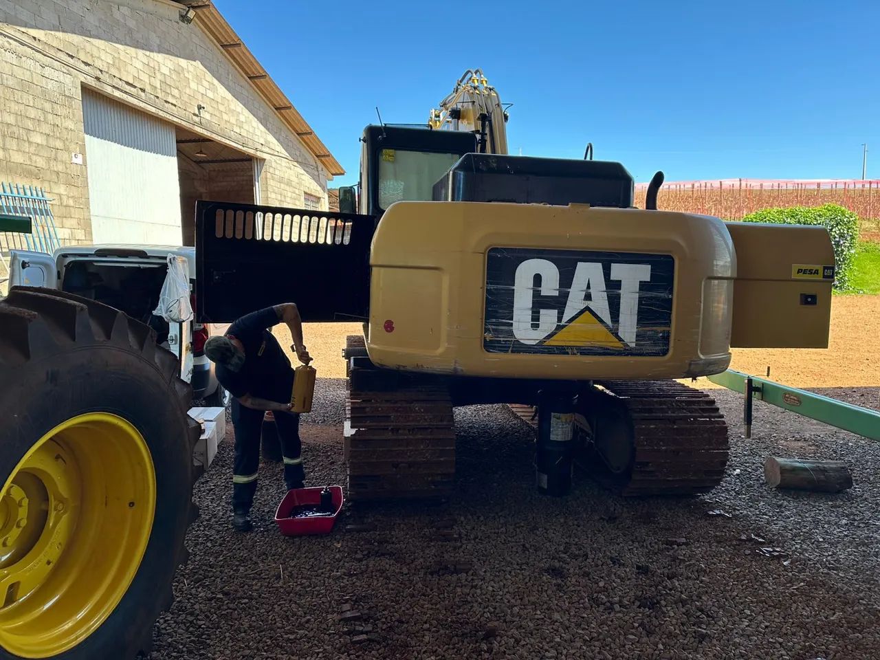 Escavadeira Caterpillar 318D - Foto 3