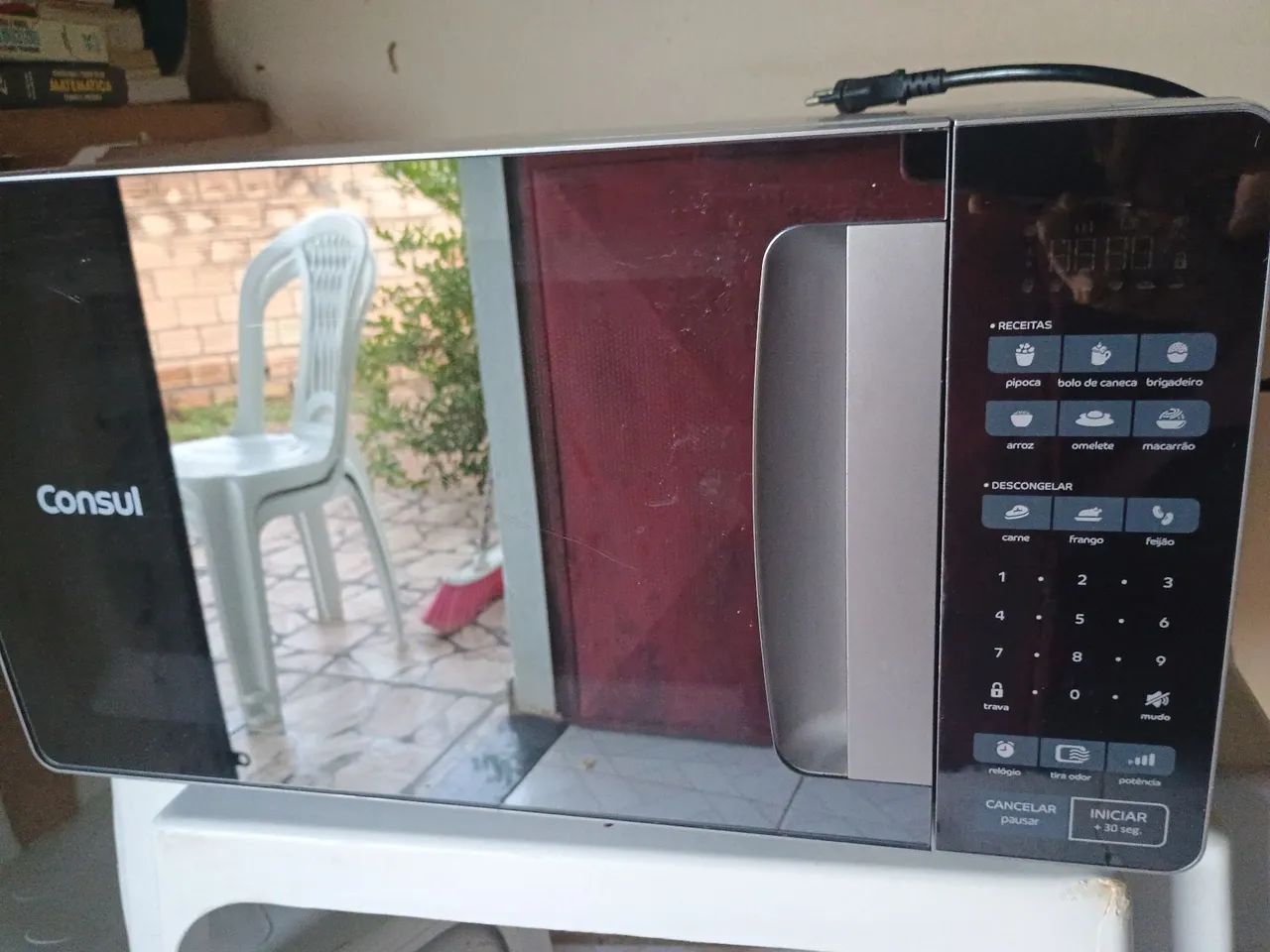 Vendo microondas Consul com Defeito  - Foto 2