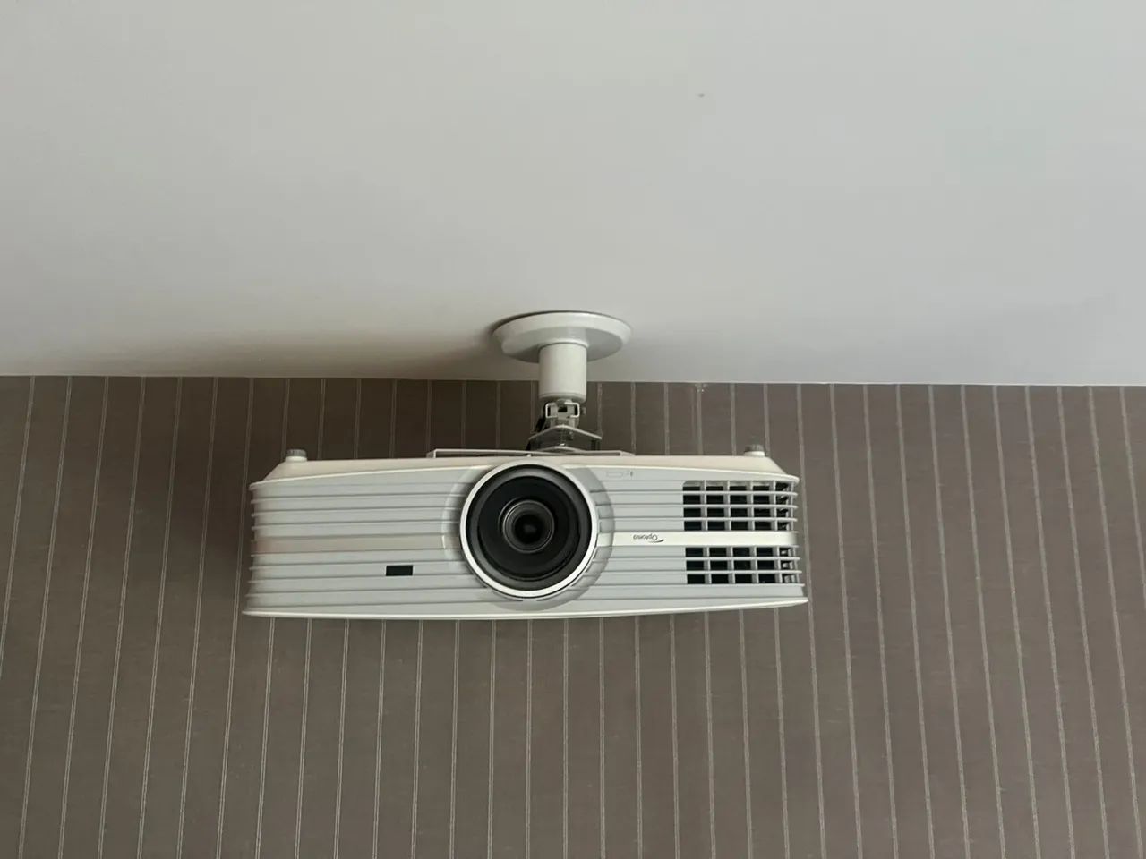 Projetor Optoma UHD60 True 4K UHD - Foto 2