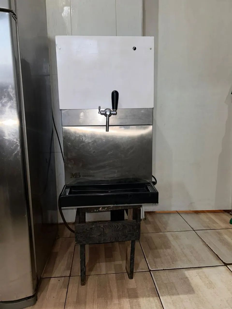 Chopeira elétrica e de Gelo, funcionando em perfeito estado.