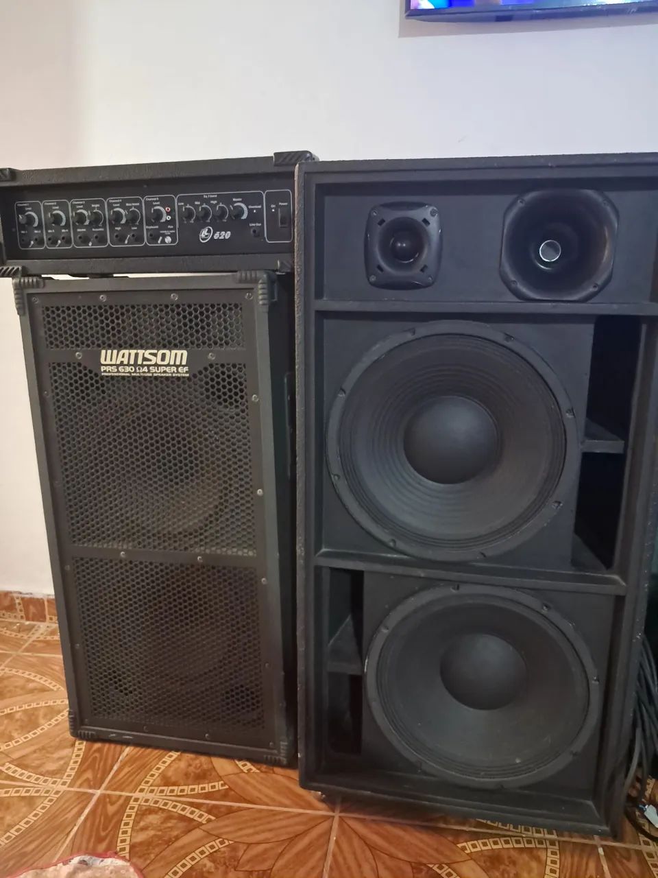 Aparelho de som completo. 