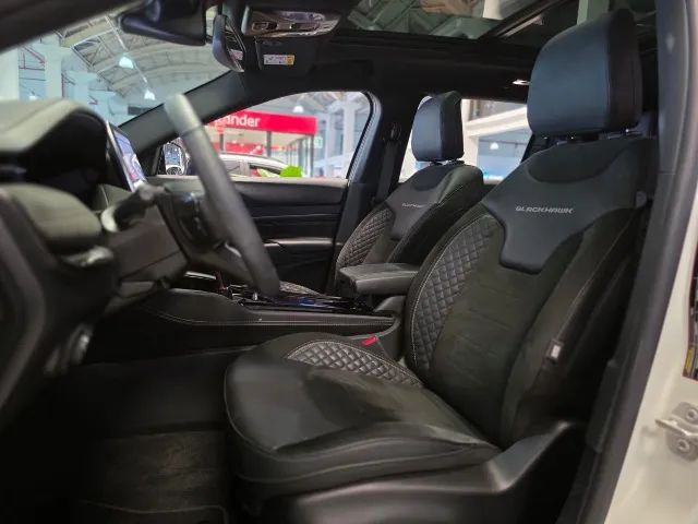 Jeep Commander Black Hurricane 2.0 4X4 TB AUT 2025 - Foto 10