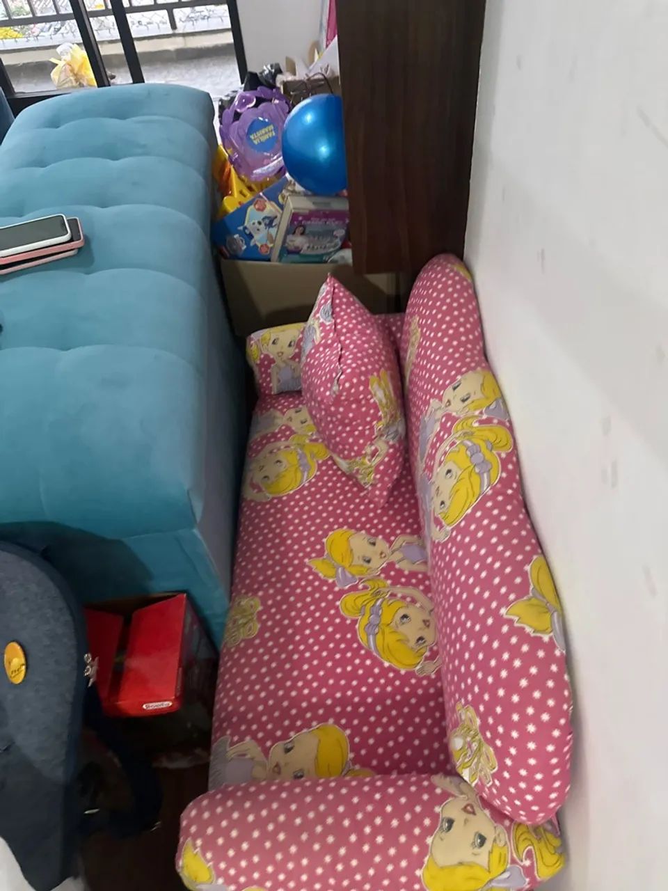 Sofazinho para bonecas e criança 