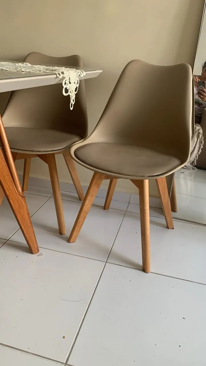 Mesa com 4 cadeiras  - Foto 2