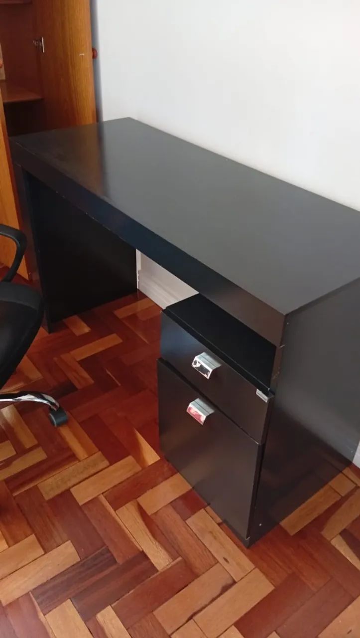 mesa de escritório com cadeira  - Foto 3