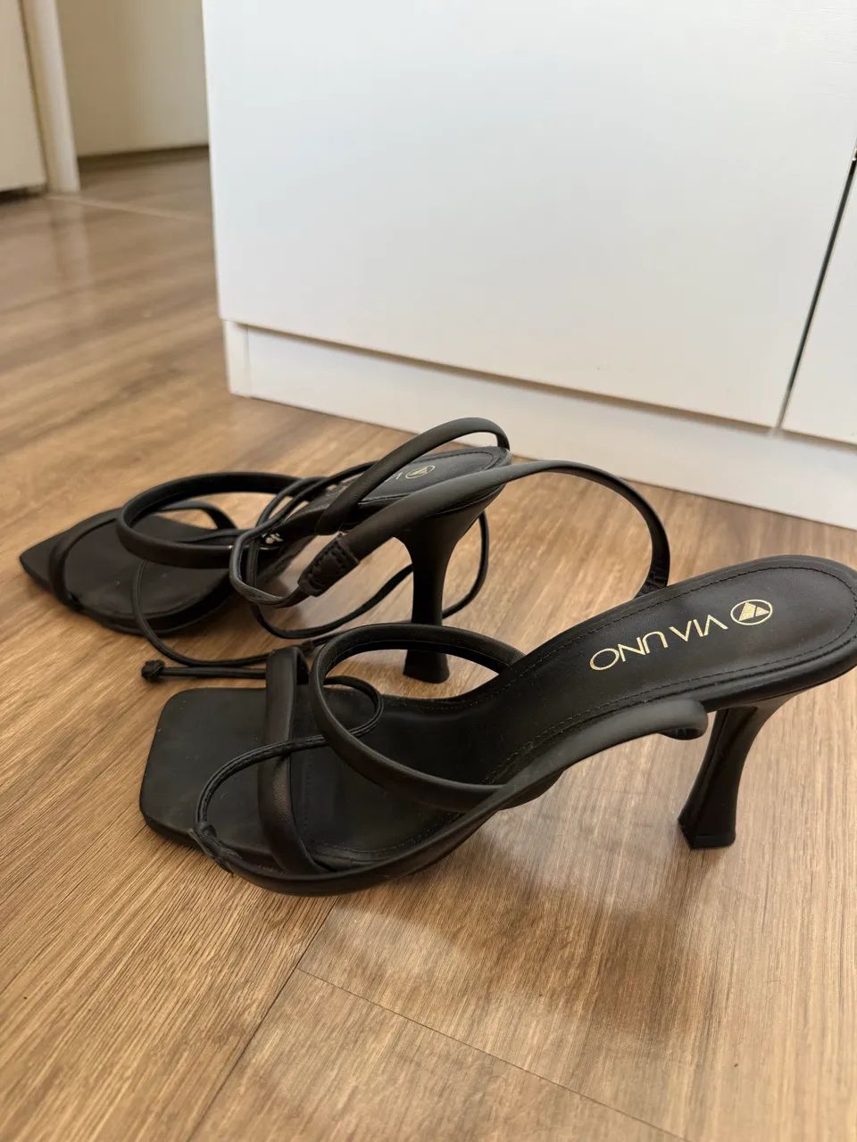 ＊uno＊　黒38 Sandália preta - via uno - tamanho 38 - Calçados - Jardim, Santo
