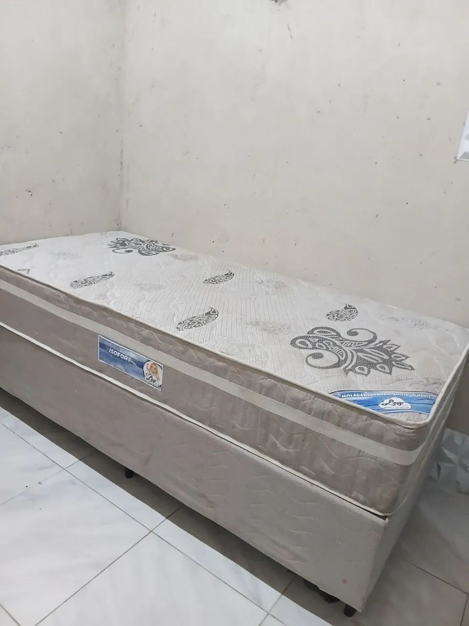 Vendo Cama de solteiro 