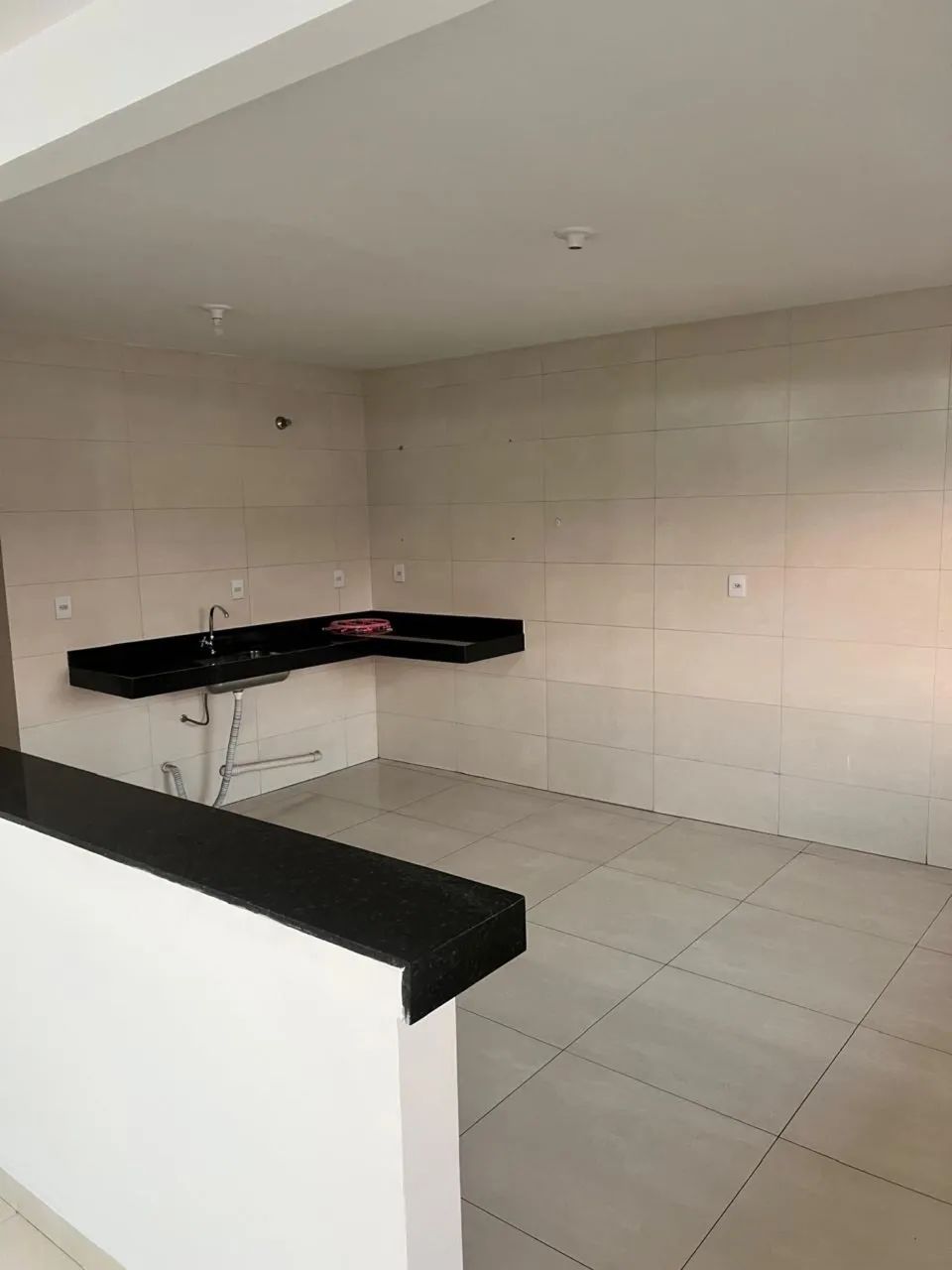 Aluguel de apartamento com 2 quartos e varanda  - Foto 2
