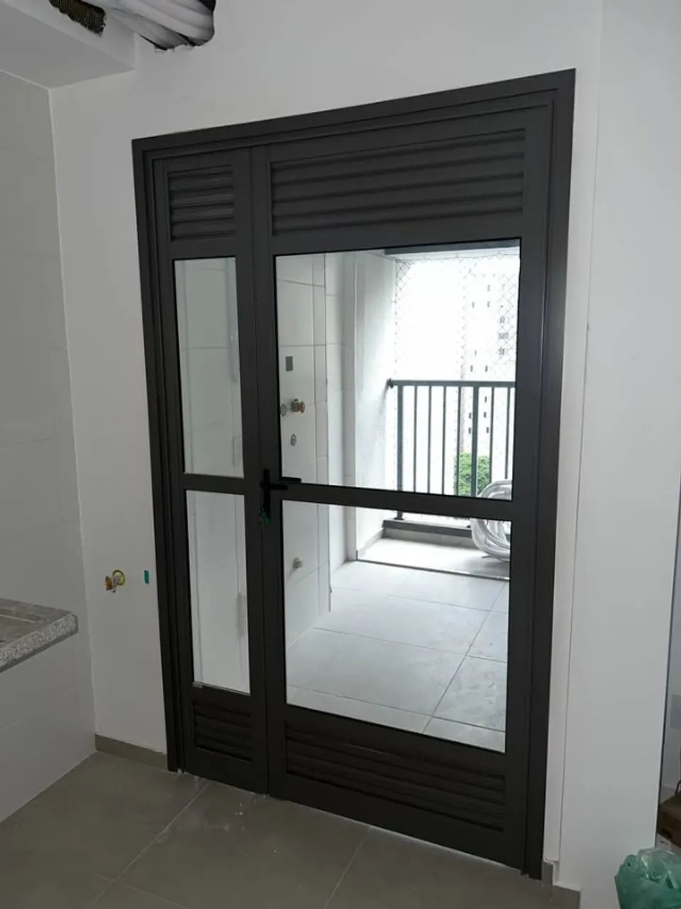 Porta de Alumínio com Vidro