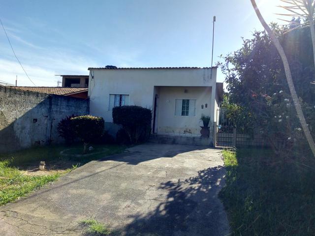 Oportunidade! Casa com 2Qts. "Condomínio Fechado no IAPI"