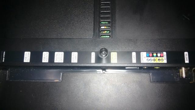 Vendo ou faço rolo, tv Samsung 40p 4k a tela quebrou - Foto 4