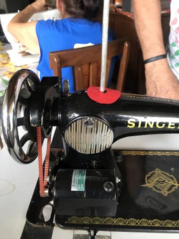 Vendo máquina de costura - Foto 3