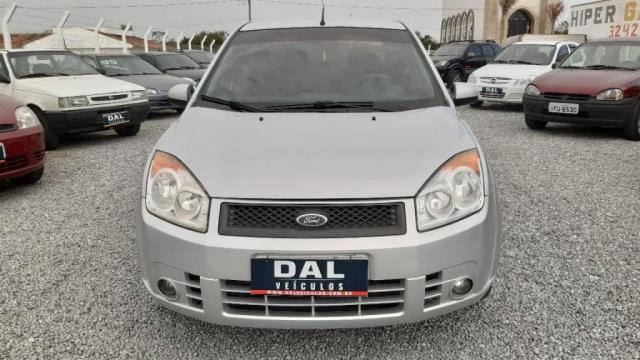 Fiesta Sedan 1.0 8V Flex 4p - Foto 2